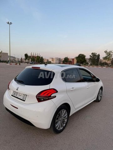 Peugeot 208 occasion Diesel Modèle 