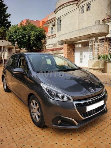 Peugeot 208 occasion Diesel Modèle 