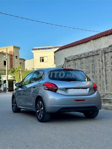 Peugeot 208 occasion Diesel Modèle 