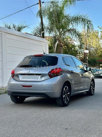 Peugeot 208 occasion Diesel Modèle 