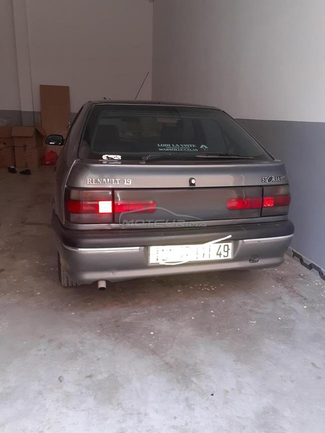 رونو 19 بنزين يدوي 1995 في العروي