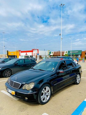 Mercedes-Benz 220 occasion Diesel Modèle 