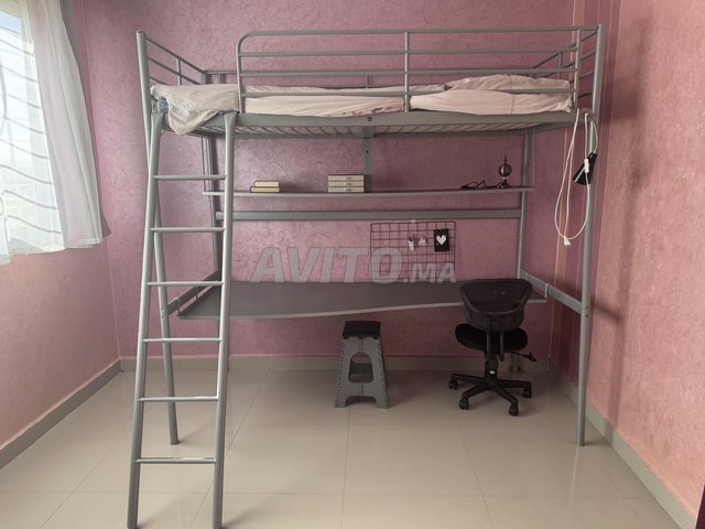 Lit 1 place métal superposé avec bureau intégré 