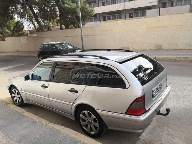 Mercedes-Benz 220 Diesel Automatique 2000 à Nador