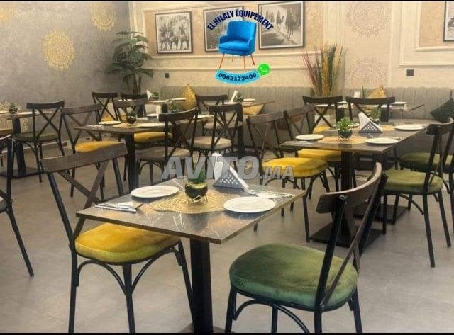   chaise table café snack restaurant 