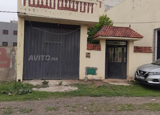 منزل مستقل محفظ بطابقين وحديقة بشاطىء امسا 