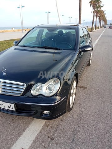 Mercedes-Benz 220 occasion Diesel Modèle 