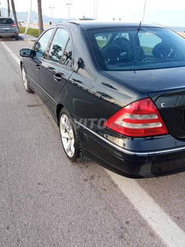 Mercedes-Benz 220 occasion Diesel Modèle 