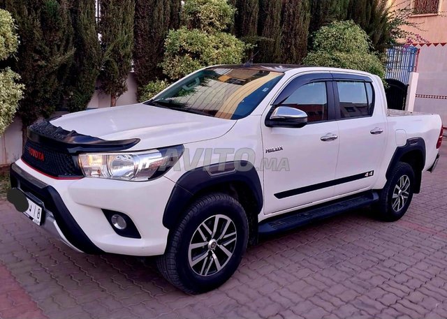 Voiture Toyota Hilux  à Laâyoune  Diesel