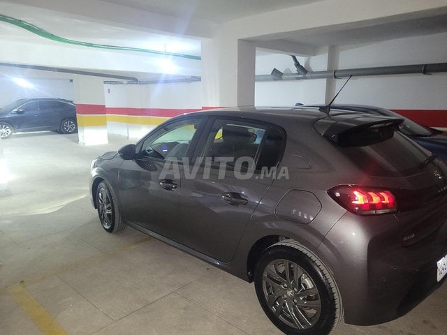 Voiture Peugeot 208  à Meknès  Diesel