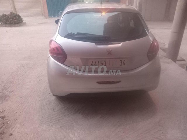 Voiture Peugeot 208  à Safi  Diesel