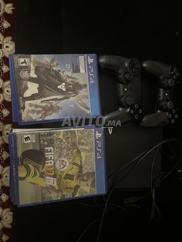 Ps4 slim bl acc w 2 manitat 