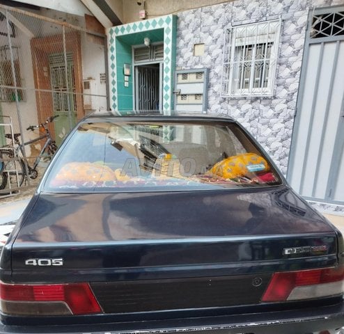 Voiture Peugeot 405  à Meknès  Diesel