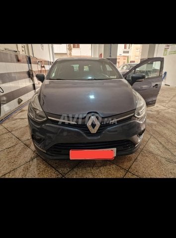 Voiture Renault Clio  à Ait Melloul  Diesel