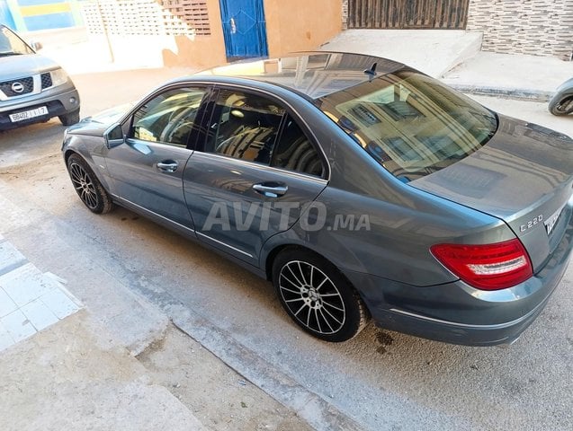 Mercedes-Benz 220 occasion Diesel Modèle 