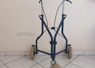 Déambulateur métallique 3 roues 