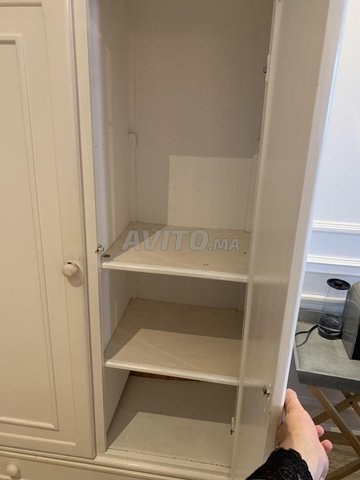 Armoire blanche en bois massif 