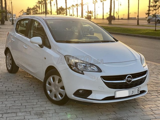 Voiture Opel Corsa  à الرباط  Essence