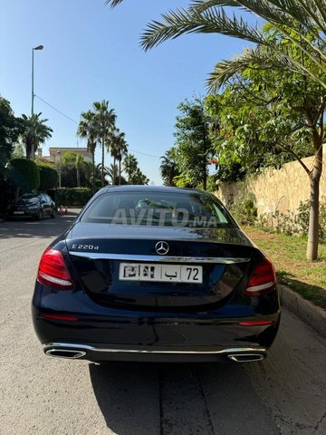 Mercedes-Benz 220 occasion Diesel Modèle 