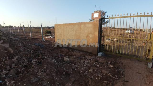 terrain clôturé sans toiture  sup 1 hac bouskoura