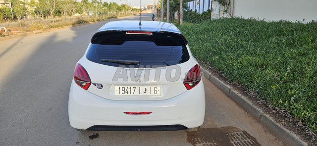 Peugeot 208 occasion Diesel Modèle 