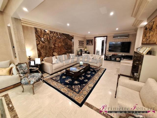 TRIANGLE D’OR BEL APPT A VENDRE AVEC TERRASSE