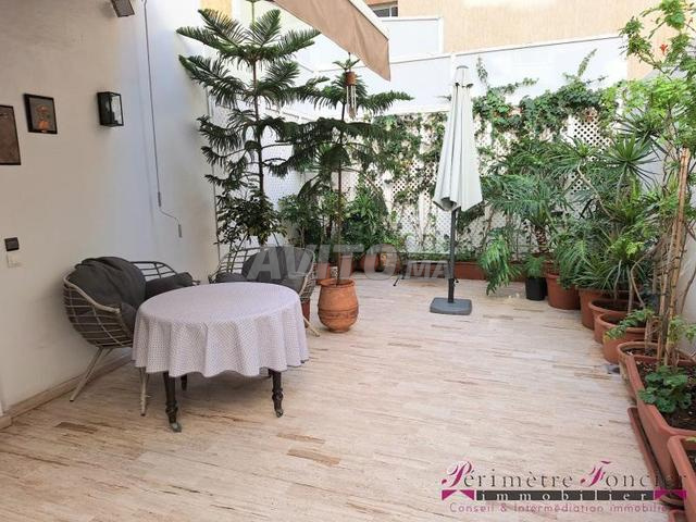 TRIANGLE D’OR BEL APPT A VENDRE AVEC TERRASSE