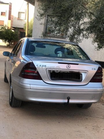 Mercedes-Benz 220 occasion Diesel Modèle 