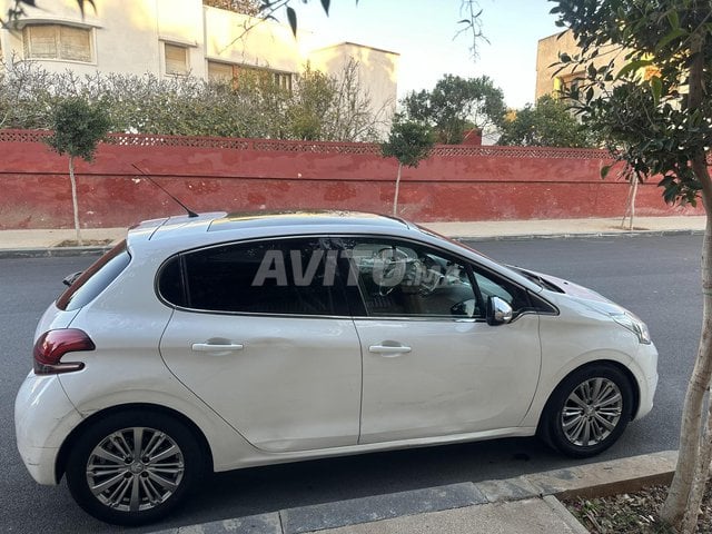 Peugeot 208 occasion Diesel Modèle 