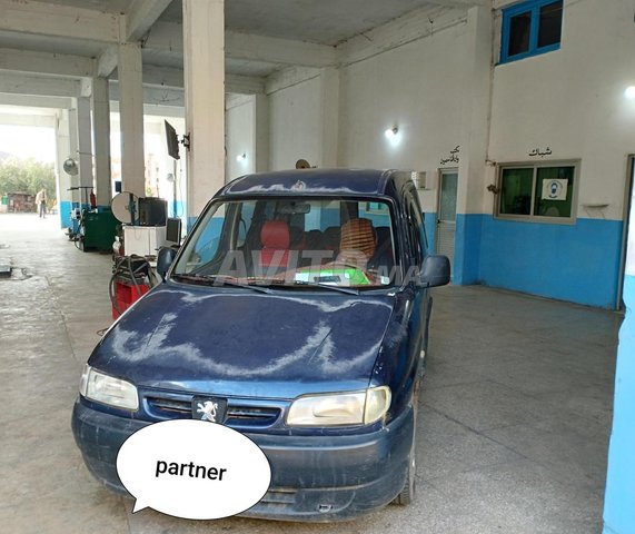 Voiture Peugeot Partner  à Khénifra  Diesel