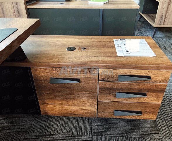 BUREAU AYA CHA 