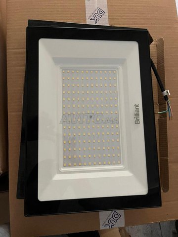 Projecteurs LED BRILLIANT 50W 100W 150W 200W noirs
