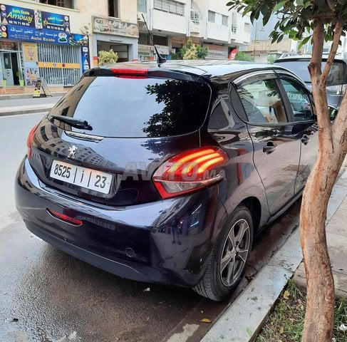 Peugeot 208 occasion Diesel Modèle 