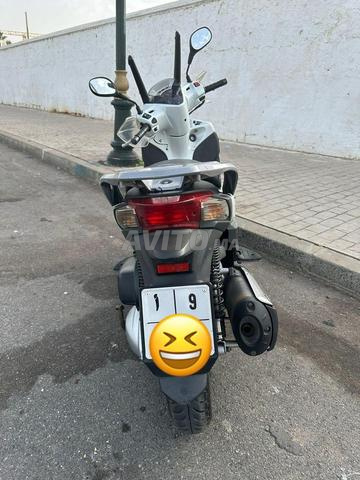 Sh 300i robot Motos à Rabat