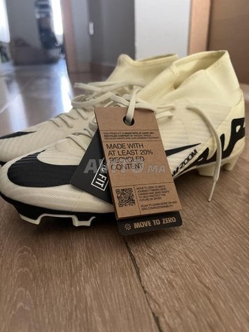 Crampons de foot nike mercurial neuf a vendre 