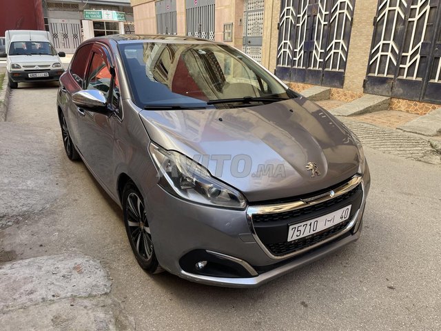 Peugeot 208 occasion Diesel Modèle 