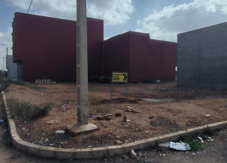 Terrain 2 façade de 171 M2 titré