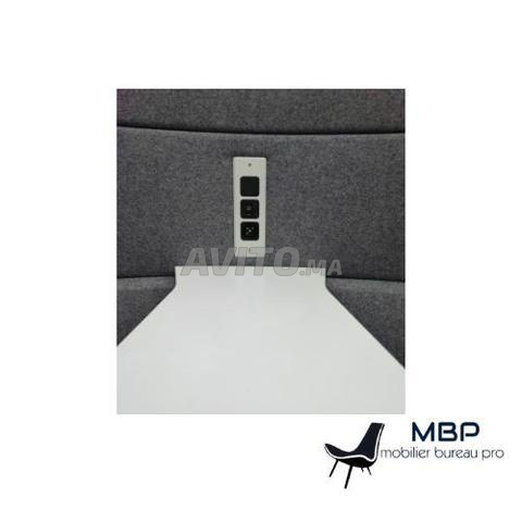 Alcôve Acoustique Circulaire avec Table