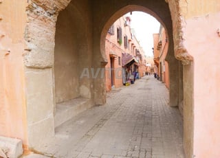 Maison avec magasin commercial