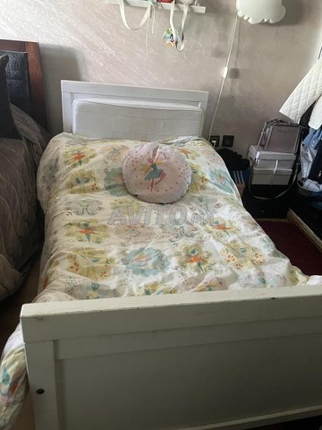 Lit une place pour enfant (changeable de taille) 