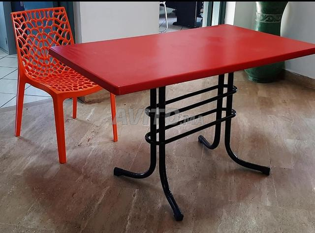 Les chaises Jaune et Vert de café