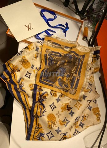 Echarpe de Luxe LV avec boite LV7755