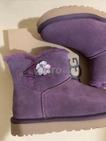 UGG AUTHENTIQUE NEUF 