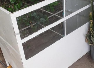 vitrine pour Mssmen. dimension 1m X 0.5m