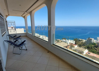 Parfaite maison familiale vue sur mer à Aouchtam