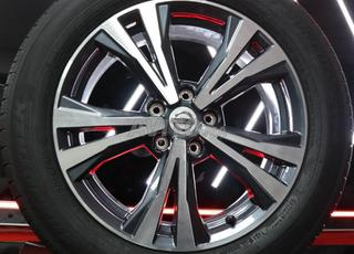 Jantes aluminuim originale nissan avec pneu