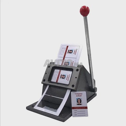 Machine de découpe de carte de visite