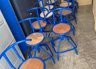 مقعد شبه معدني مدرسي