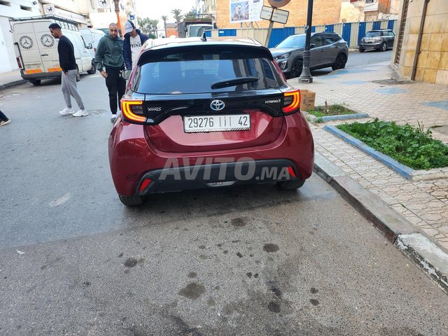 فرصة لا تفوت بيع سيارة تويوتا ياريس هايبرد