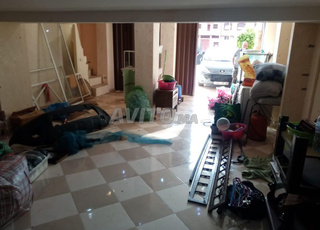 محل تجاري للبيع محاميد 9 يوجد في موقع تجاري 